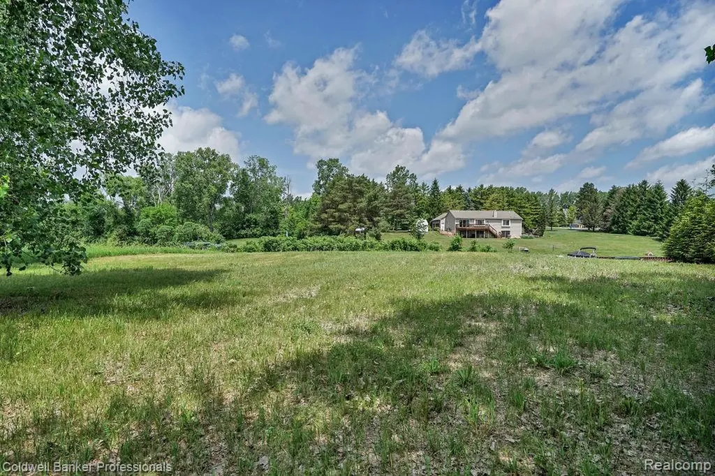 1932 Sandy Shores Drive Oxford Charter Township MI 48371