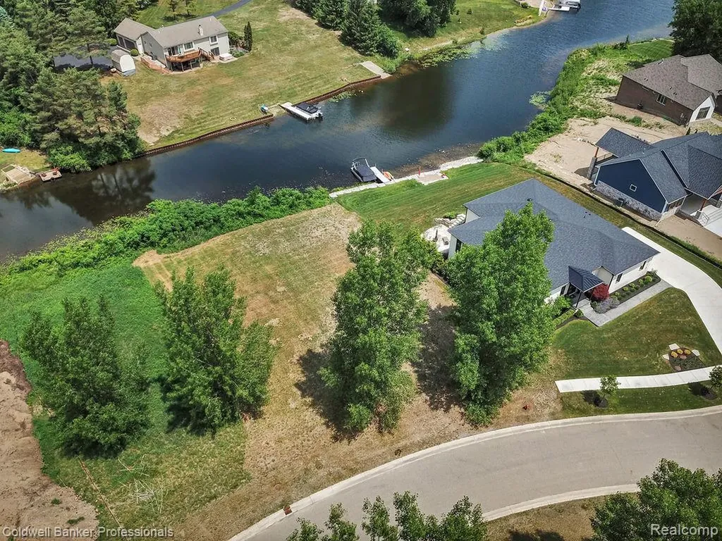 1932 Sandy Shores Drive Oxford Charter Township MI 48371