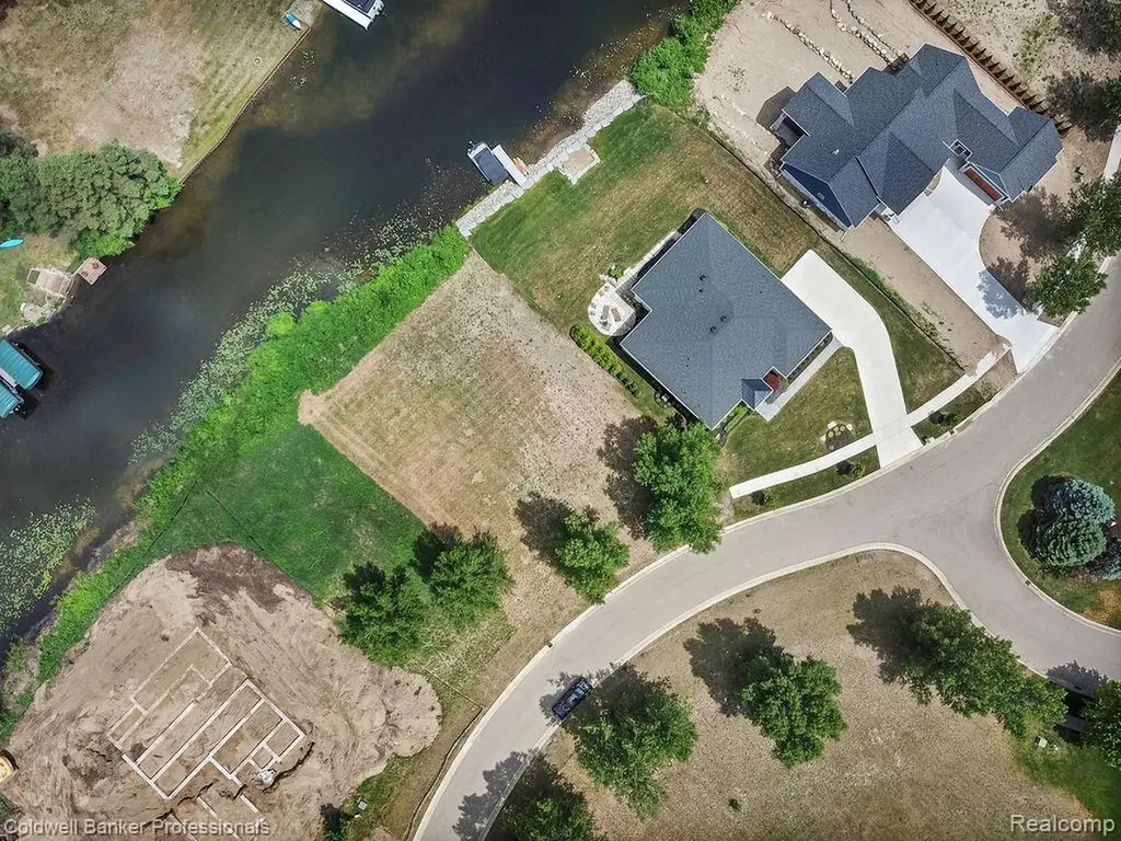 1932 Sandy Shores Drive Oxford Charter Township MI 48371
