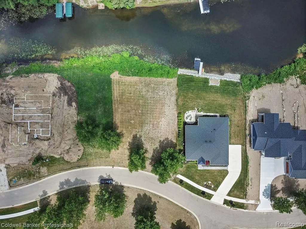 1932 Sandy Shores Drive Oxford Charter Township MI 48371