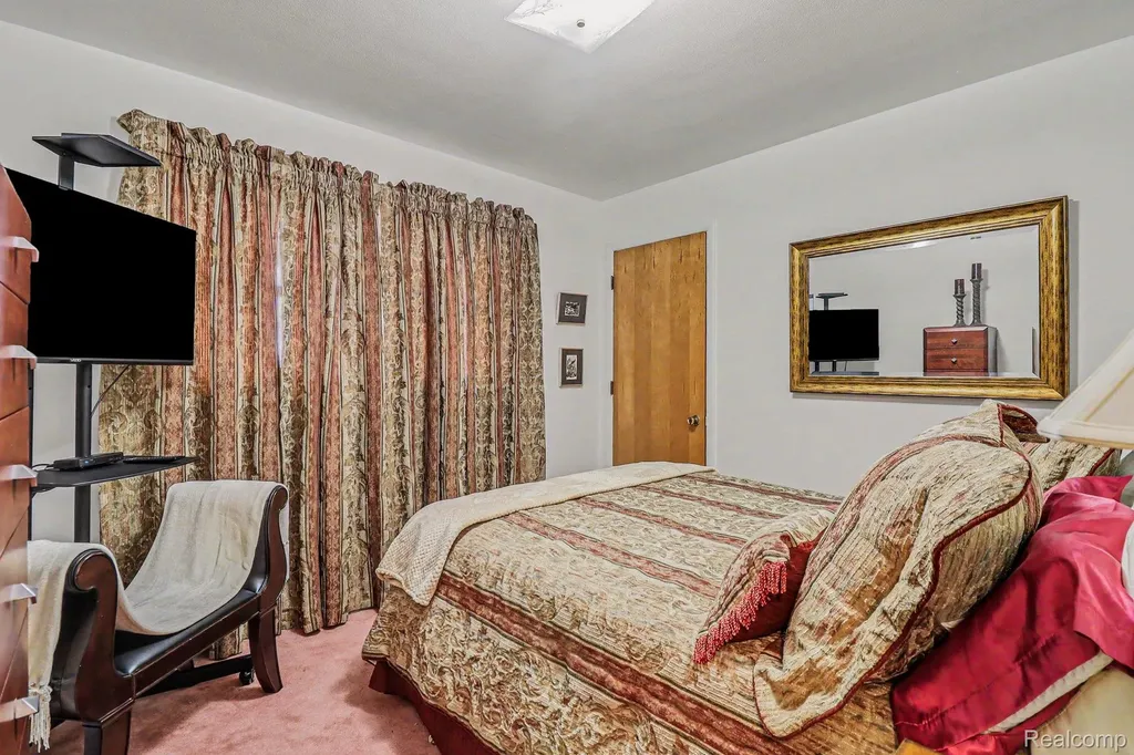 17141 Faust Avenue Detroit City MI 48219