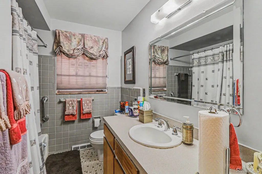 17141 Faust Avenue Detroit City MI 48219