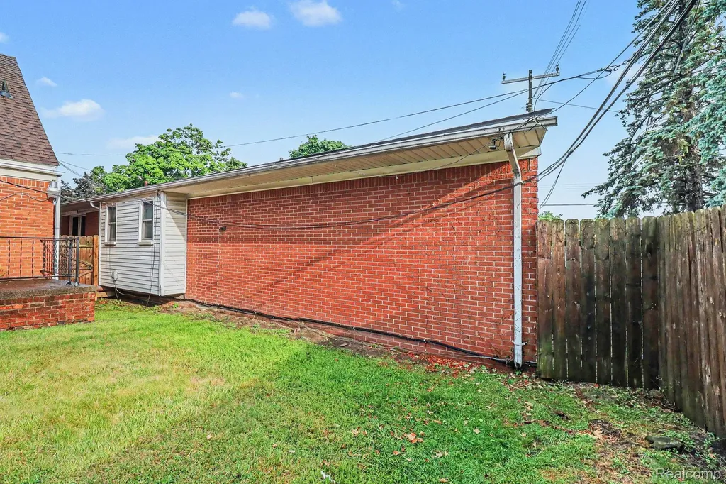 17141 Faust Avenue Detroit City MI 48219