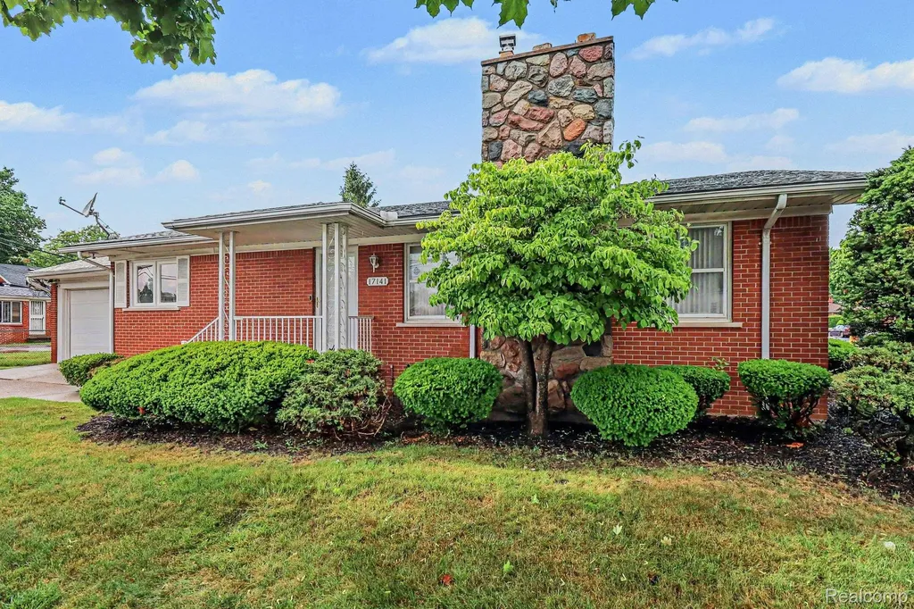 17141 Faust Avenue Detroit City MI 48219