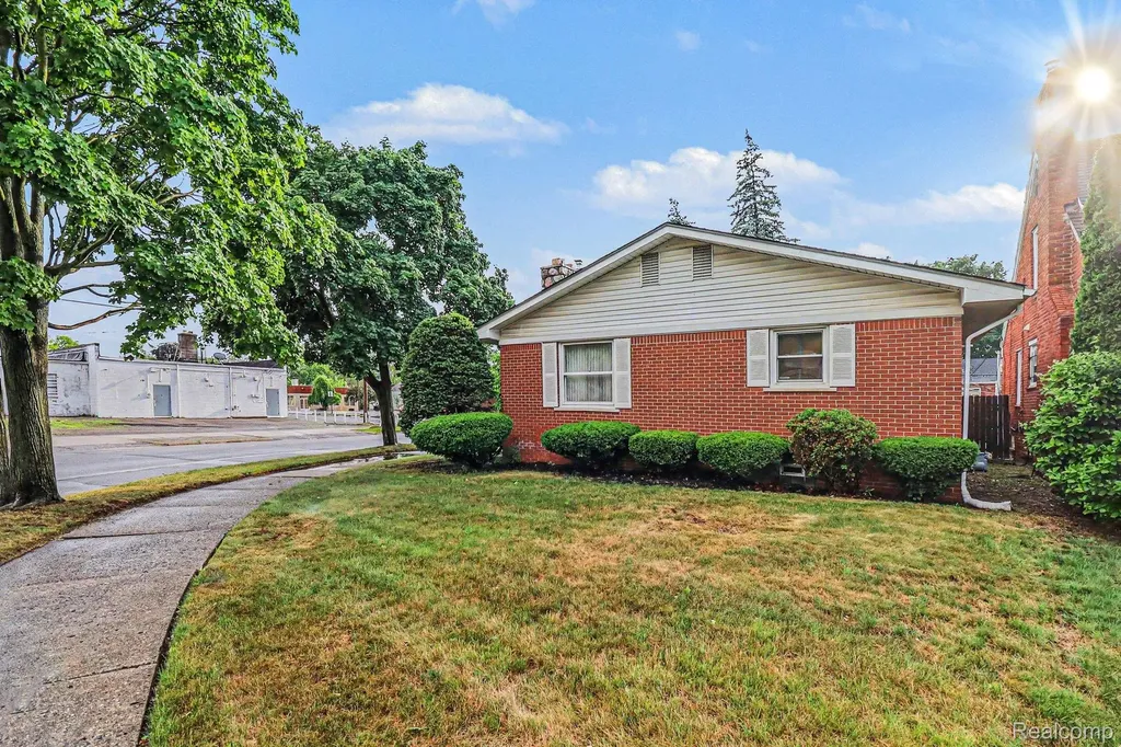 17141 Faust Avenue Detroit City MI 48219