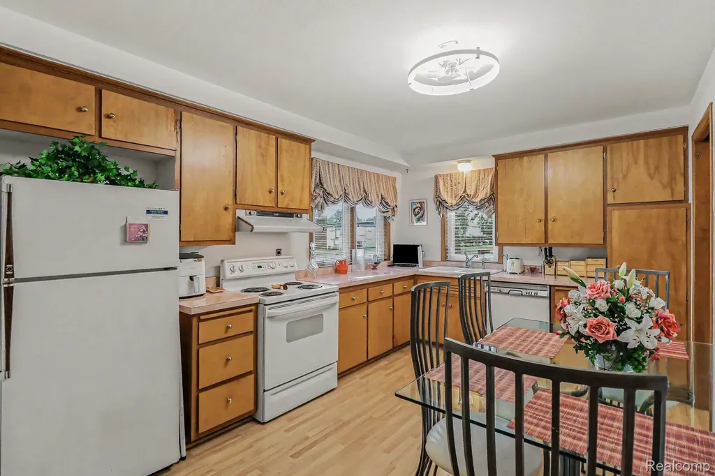 17141 Faust Avenue Detroit City MI 48219