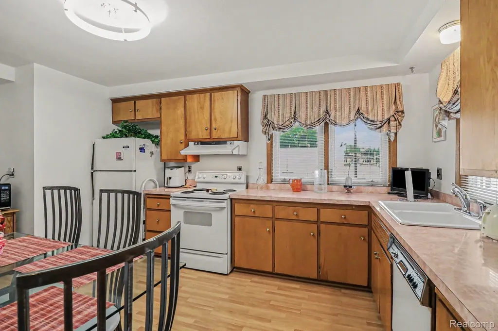 17141 Faust Avenue Detroit City MI 48219