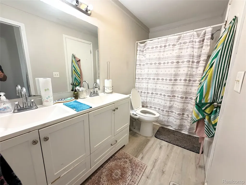 8542 Spinnaker Way Ypsilanti Charter Township MI 48197