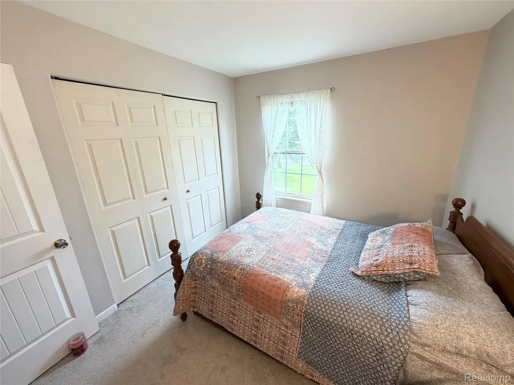 8542 Spinnaker Way Ypsilanti Charter Township MI 48197