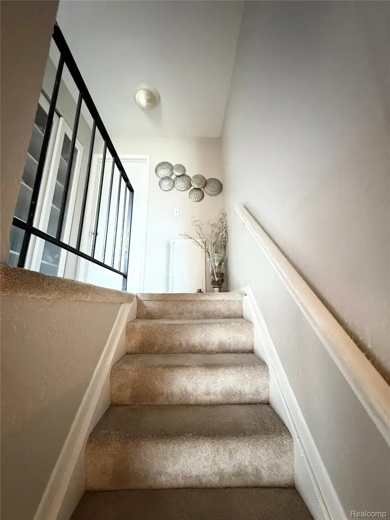 8542 Spinnaker Way Ypsilanti Charter Township MI 48197