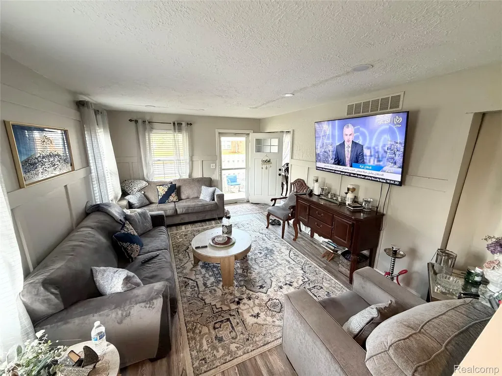 8542 Spinnaker Way Ypsilanti Charter Township MI 48197