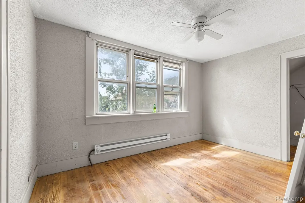 32 W Woodward Street Ecorse City MI 48229