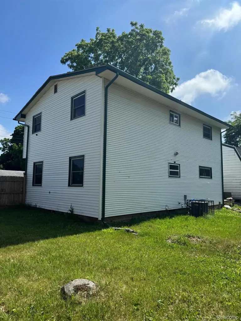 3039 Berkley Street Flint City MI 48504