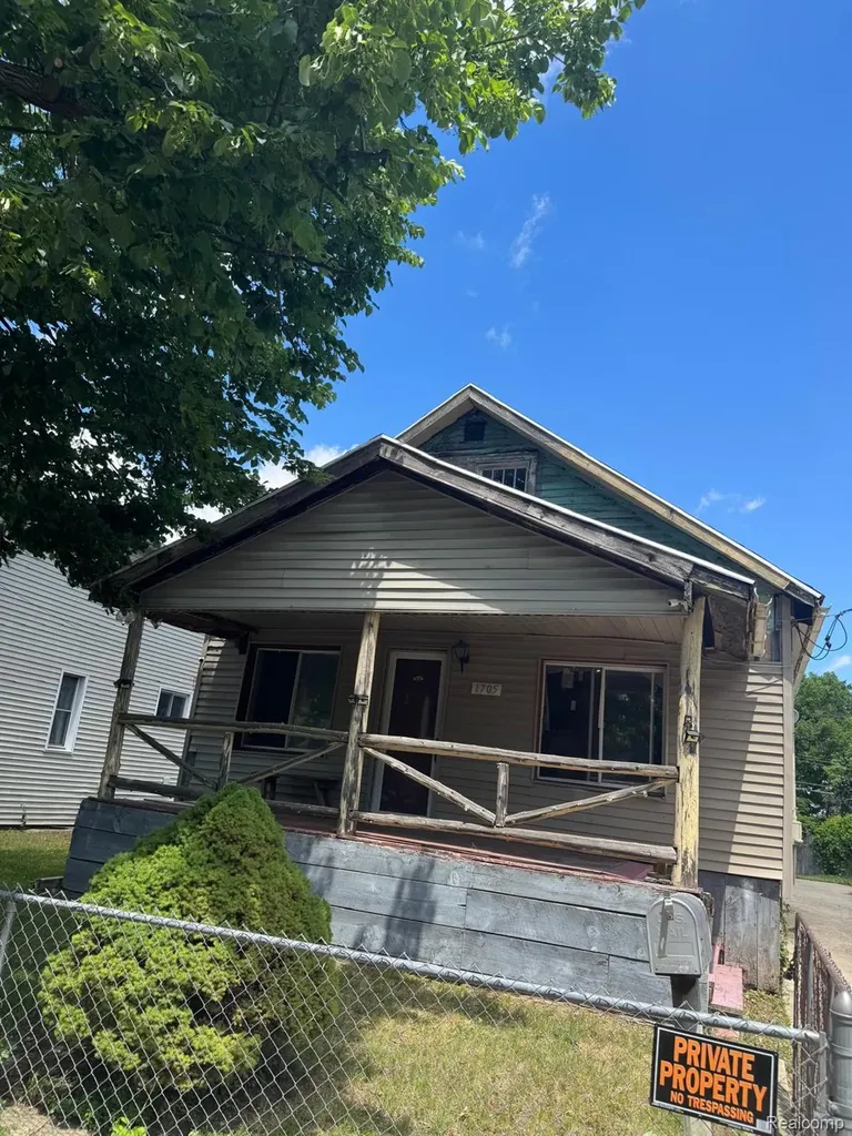 1705 Arizona Avenue Flint City MI 48506