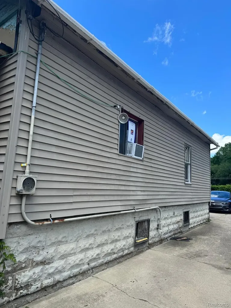 1705 Arizona Avenue Flint City MI 48506