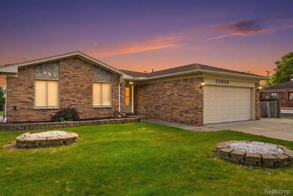 33058 Ione Drive Sterling Heights City MI 48310