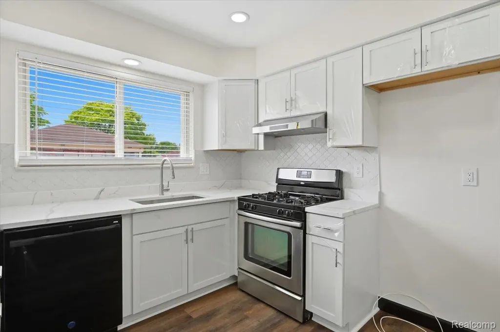 33058 Ione Drive Sterling Heights City MI 48310
