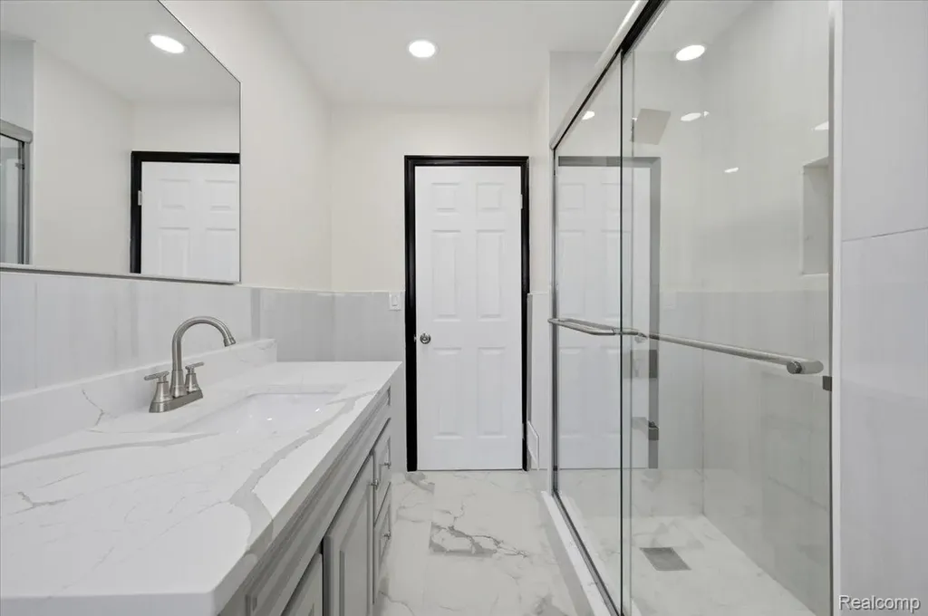 33058 Ione Drive Sterling Heights City MI 48310