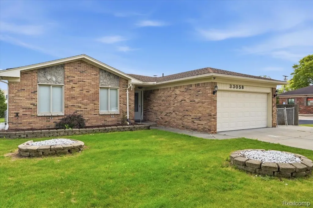 33058 Ione Drive Sterling Heights City MI 48310