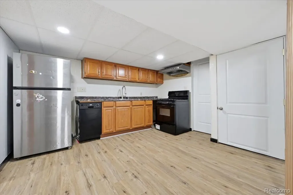 33058 Ione Drive Sterling Heights City MI 48310