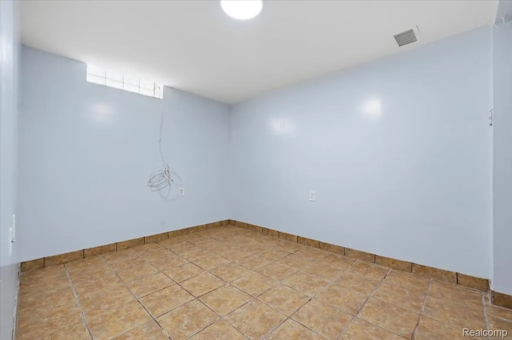 33058 Ione Drive Sterling Heights City MI 48310