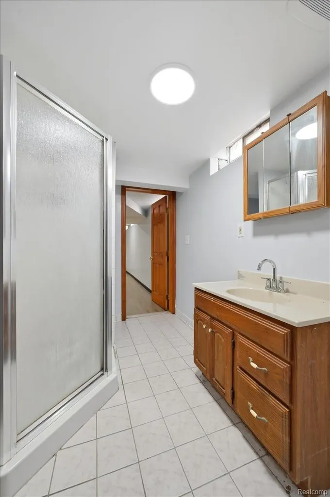 33058 Ione Drive Sterling Heights City MI 48310