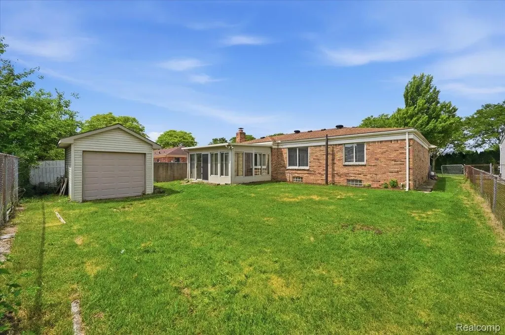 33058 Ione Drive Sterling Heights City MI 48310