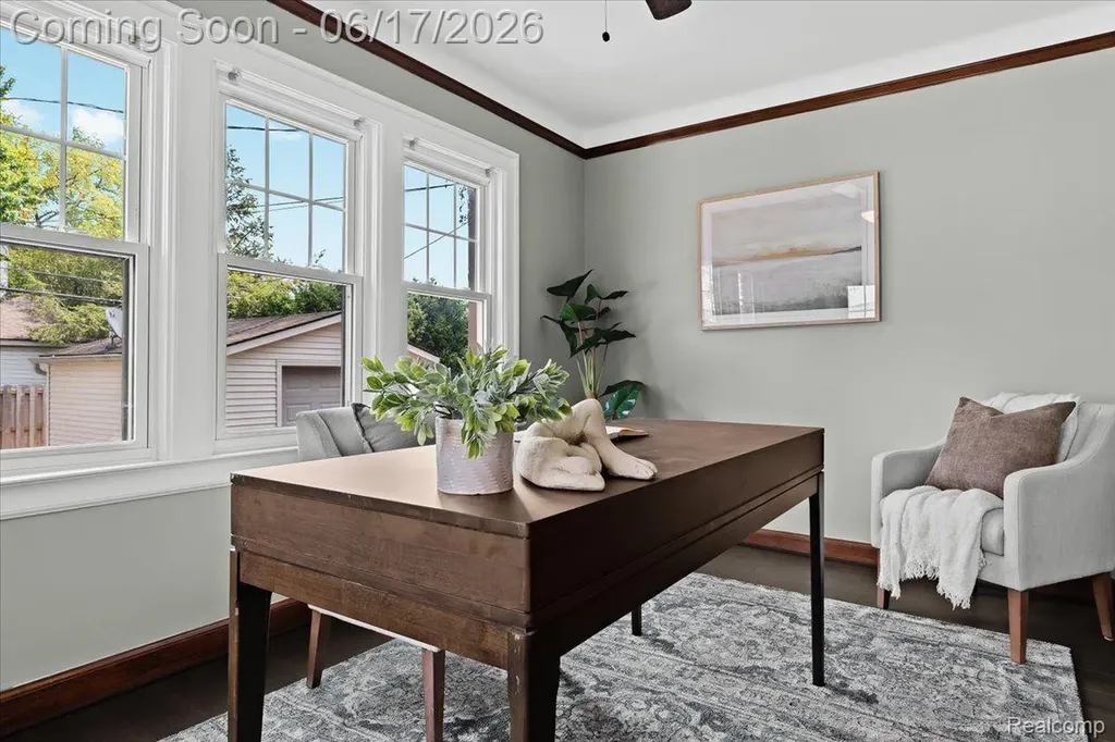 312 Mckinley Avenue Grosse Pointe Farms City MI 48236
