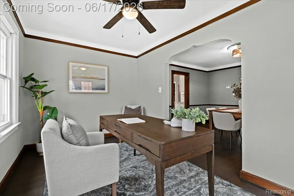 312 Mckinley Avenue Grosse Pointe Farms City MI 48236