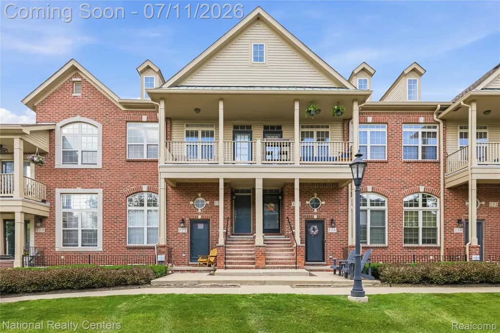 128 Sandy Lane Walled Lake City MI 48390
