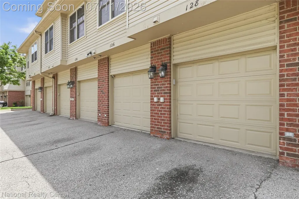 128 Sandy Lane Walled Lake City MI 48390