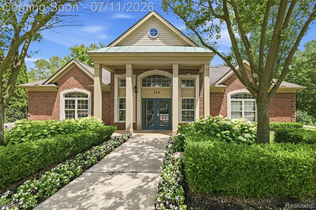 128 Sandy Lane Walled Lake City MI 48390