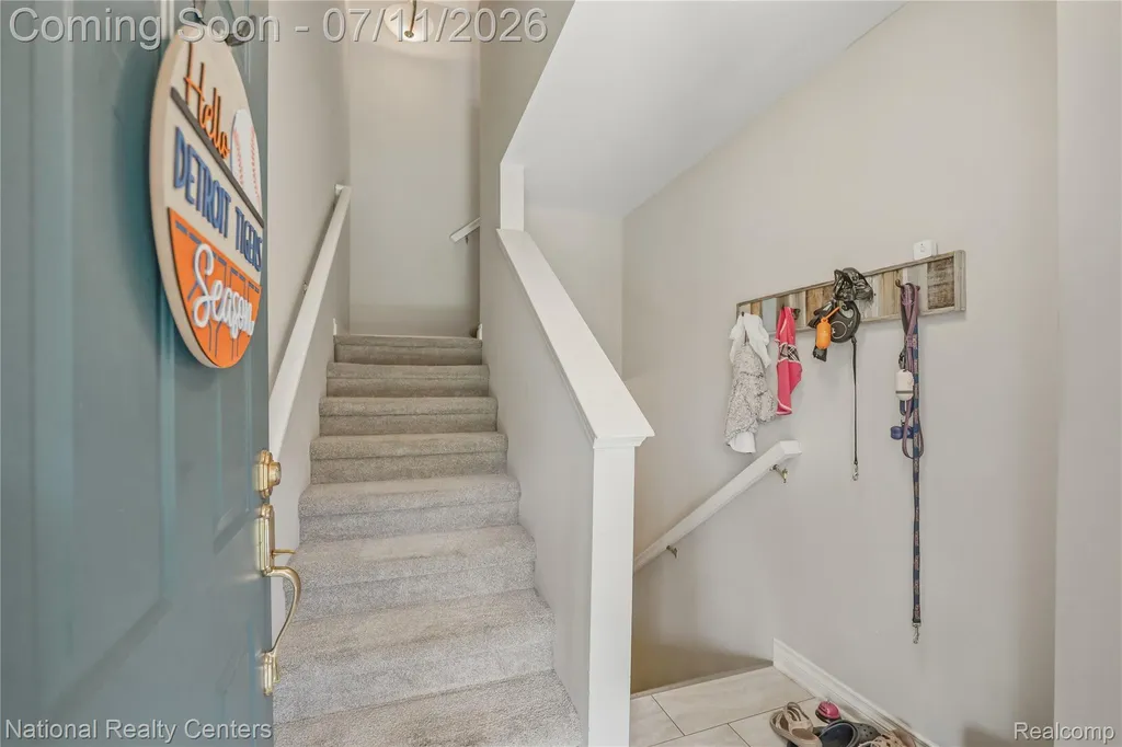 128 Sandy Lane Walled Lake City MI 48390