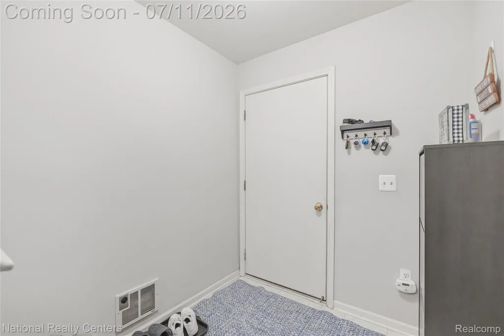 128 Sandy Lane Walled Lake City MI 48390