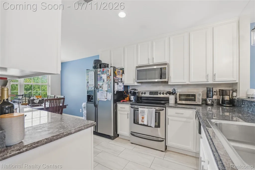 128 Sandy Lane Walled Lake City MI 48390