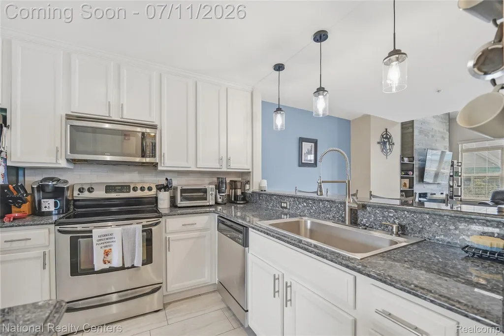 128 Sandy Lane Walled Lake City MI 48390