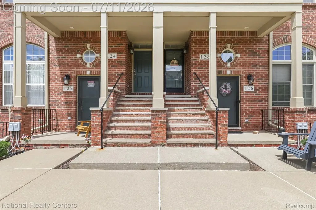 128 Sandy Lane Walled Lake City MI 48390