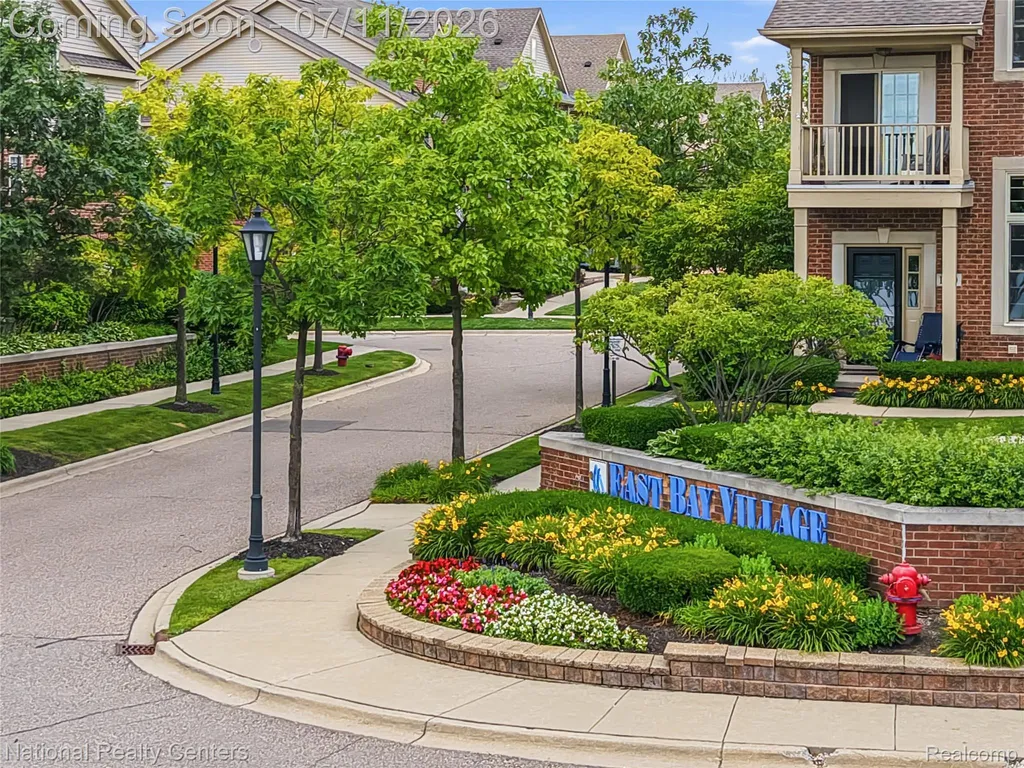 128 Sandy Lane Walled Lake City MI 48390
