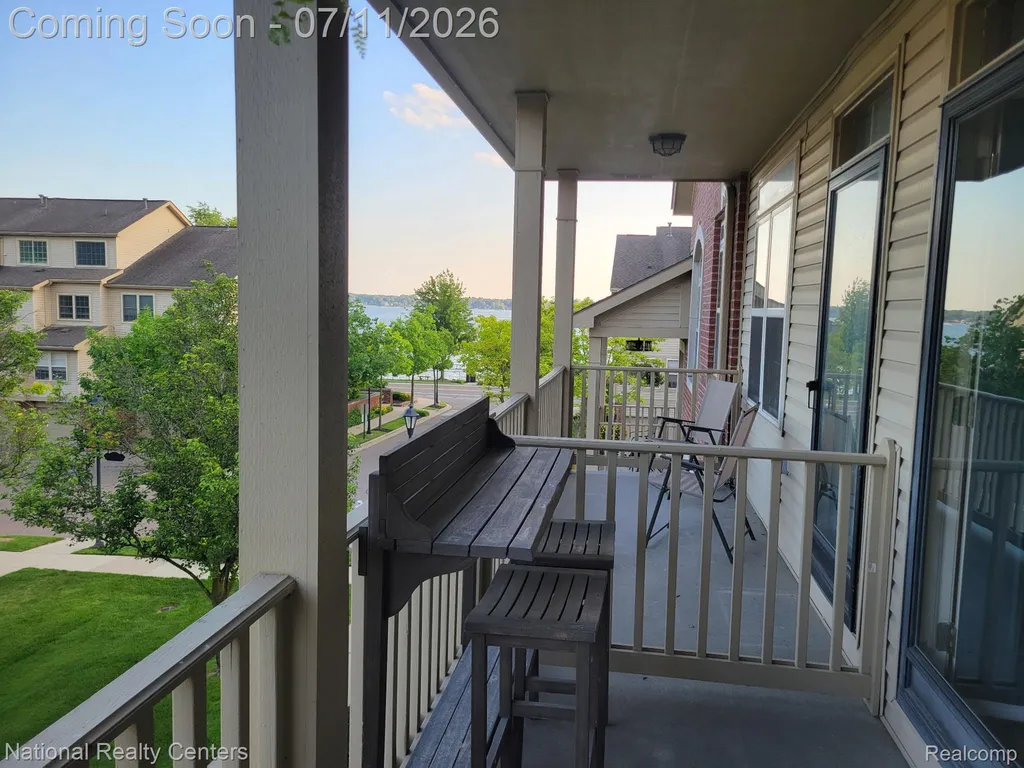 128 Sandy Lane Walled Lake City MI 48390