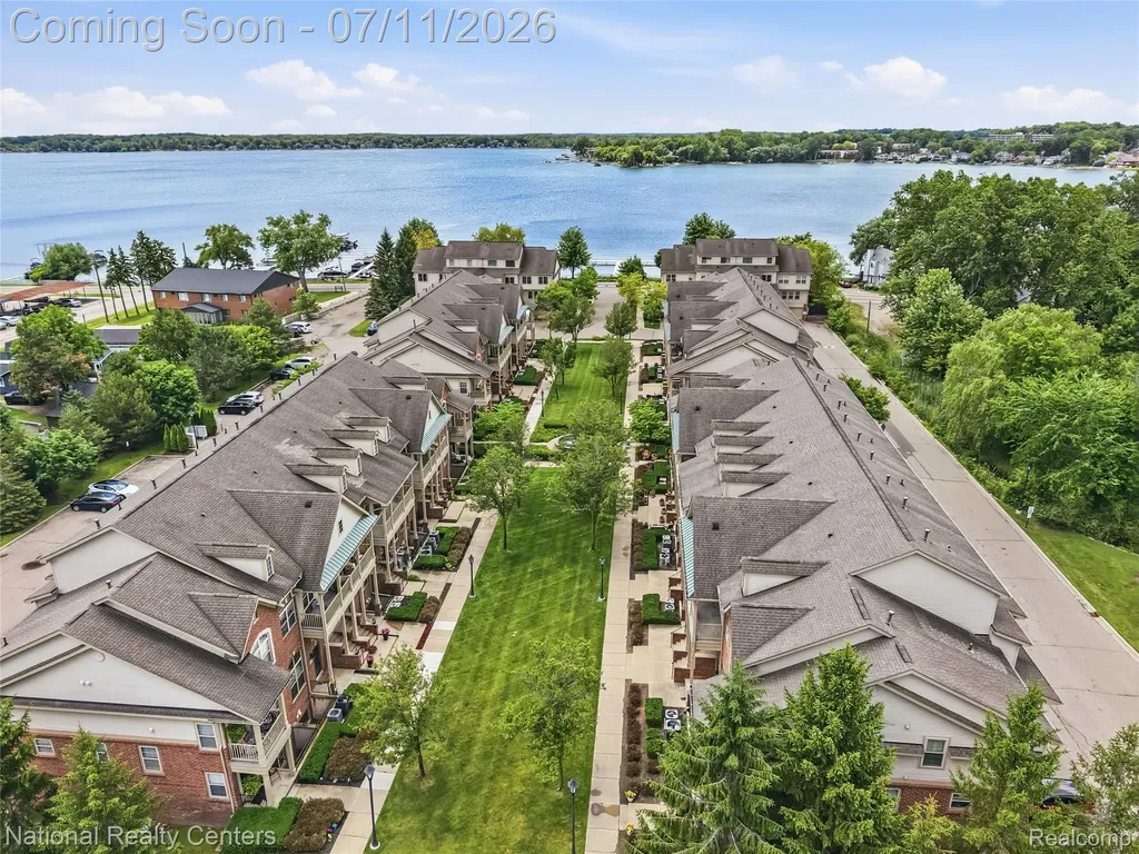 128 Sandy Lane Walled Lake City MI 48390