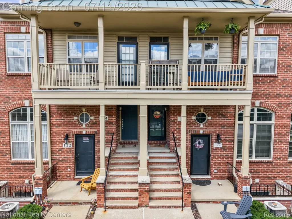 128 Sandy Lane Walled Lake City MI 48390