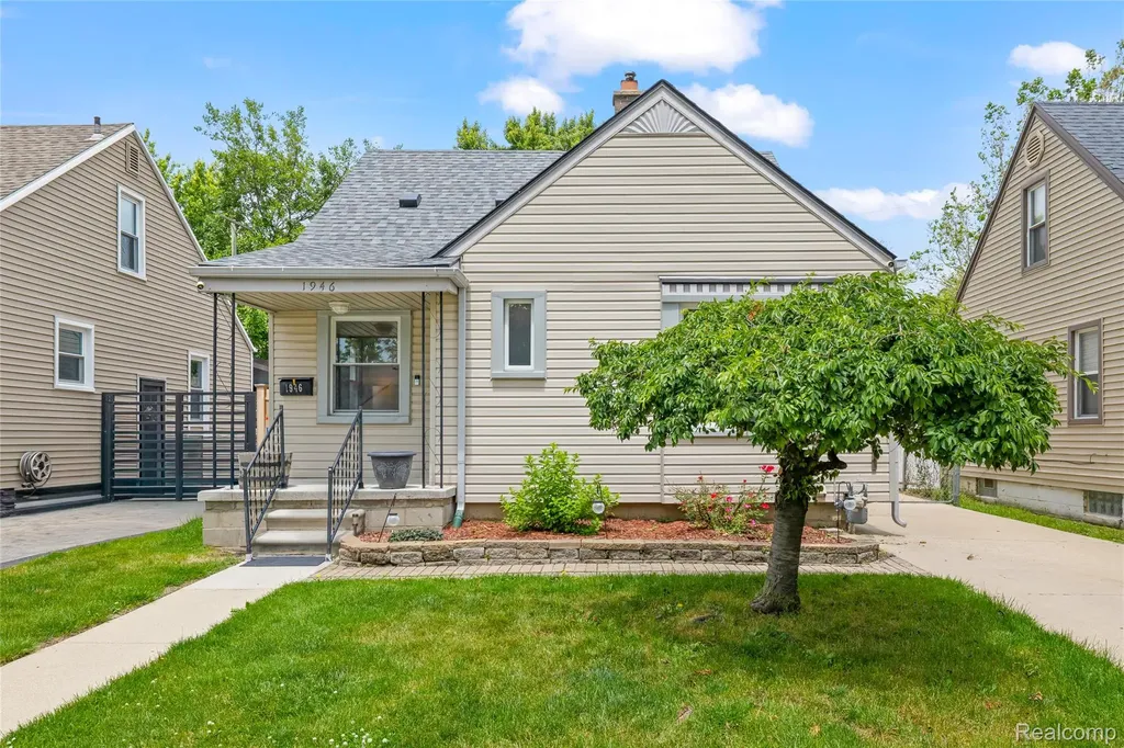 1946 Leblanc Street Lincoln Park City MI 48146