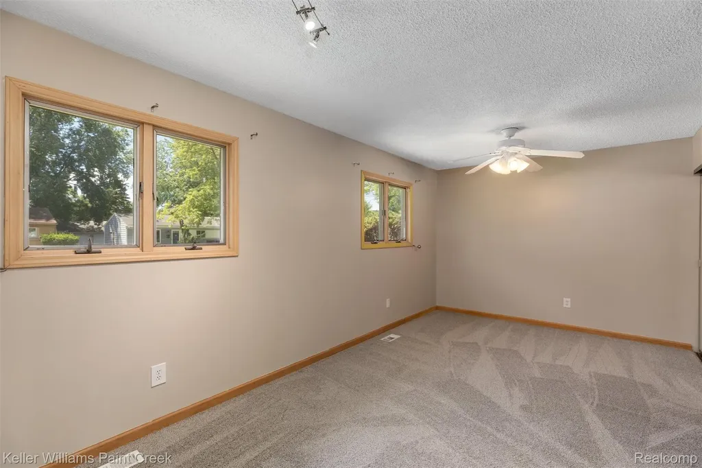 39240 Nottingham Street Westland City MI 48186