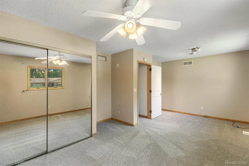 39240 Nottingham Street Westland City MI 48186