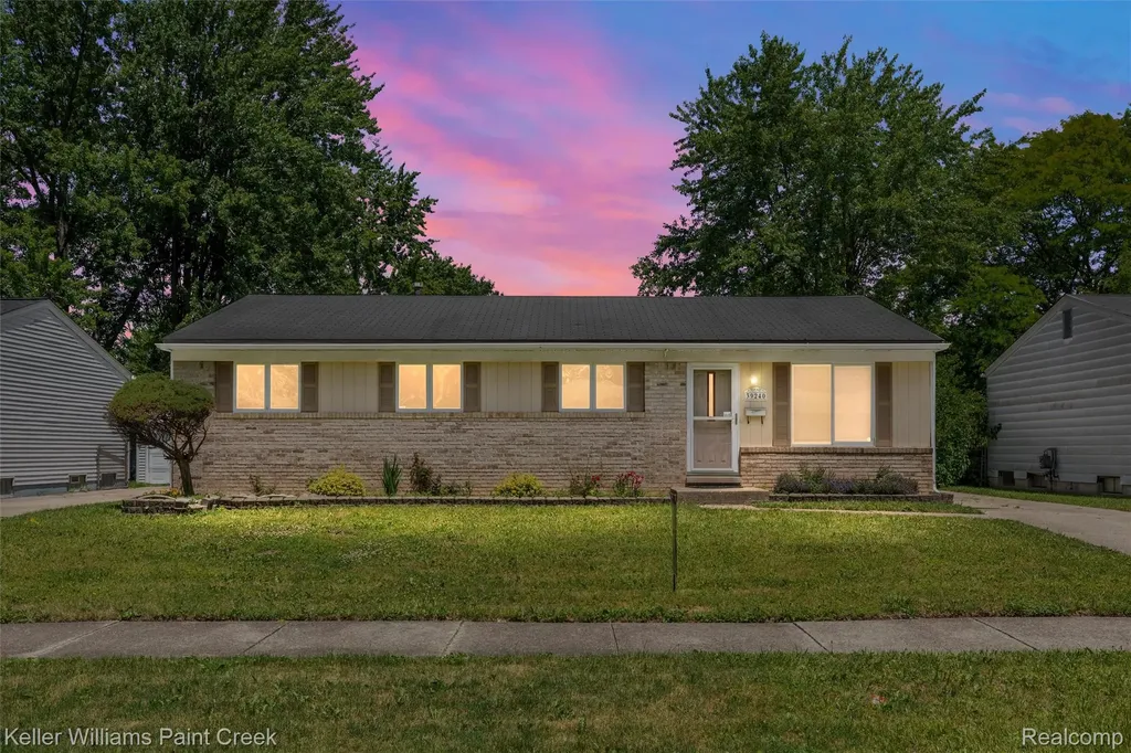 39240 Nottingham Street Westland City MI 48186