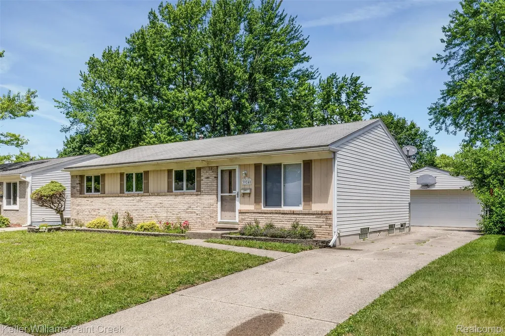 39240 Nottingham Street Westland City MI 48186
