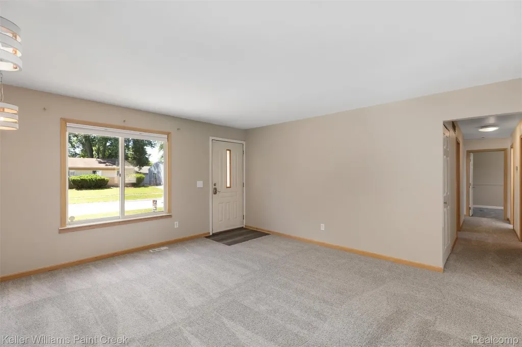 39240 Nottingham Street Westland City MI 48186