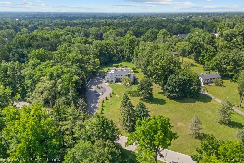 5800 Lockwood Drive Washington Township MI 48094