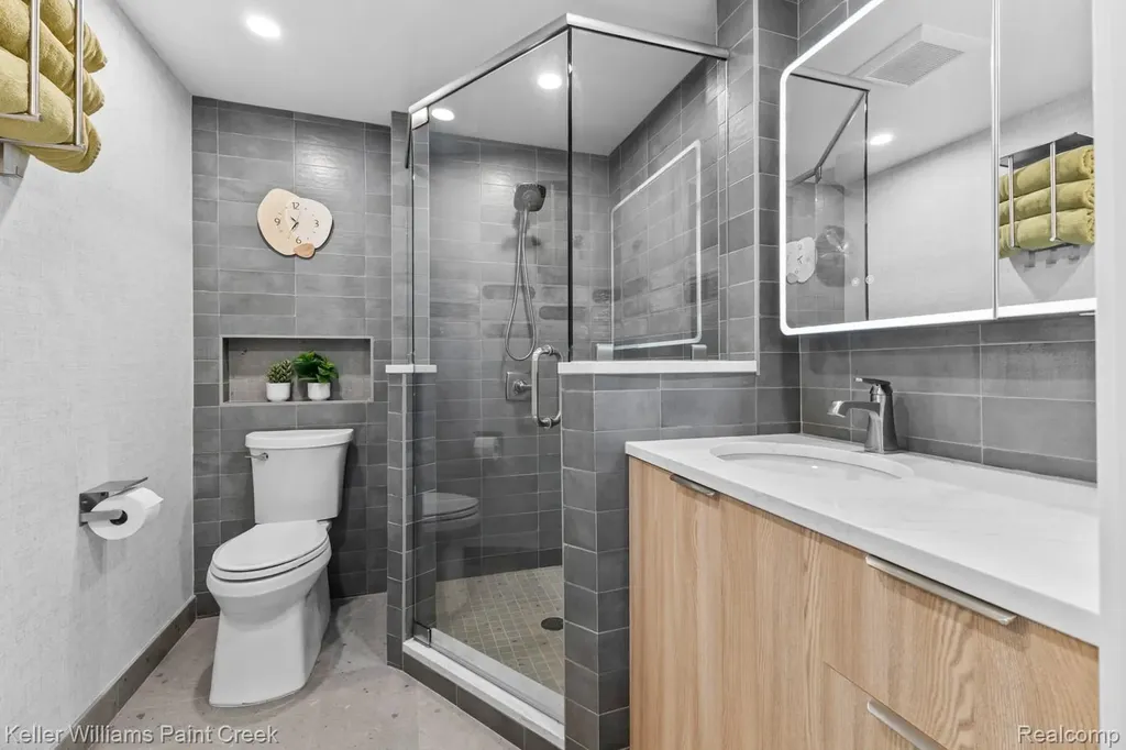 5800 Lockwood Drive Washington Township MI 48094