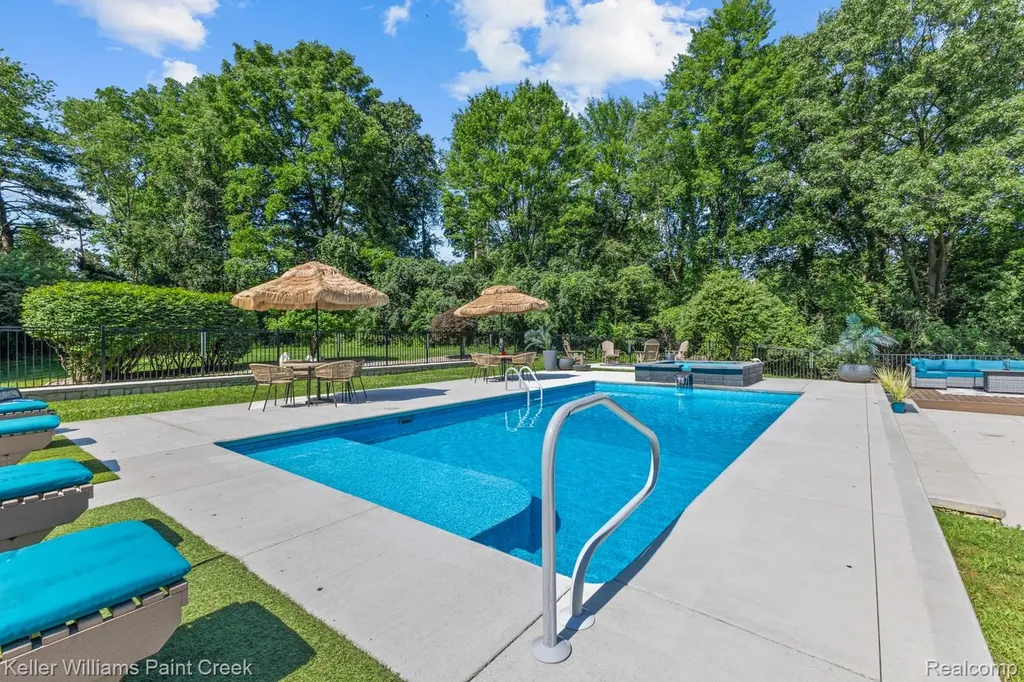 5800 Lockwood Drive Washington Township MI 48094